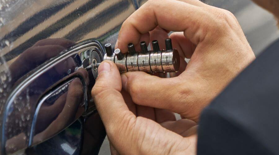 Expert Emergency Roof Repairs services in Lake, WV